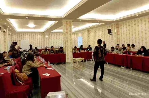 Update Pengetahuan, Fasdes dan Petugas Kehutanan Berlatih Keterampilan Komunikasi dan Fasilitasi