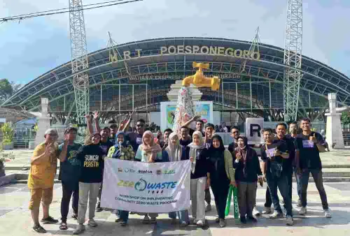 Ecoton Bawa Kran Plastik ke CFD Gresik: Ingatkan Bahaya Sampah Plastik Sekali Pakai