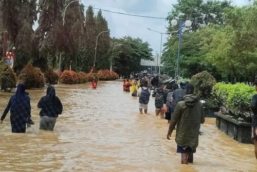 Banjir Parah di Beberapa Daerah di Selatan Sulawesi, Walhi Soroti Kerusakan Lingkungan