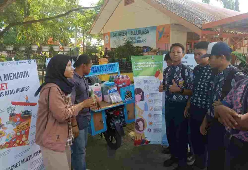 Perangi Sampah Sachet di Bulukumba, Ecoton Bersama Aksi Balantieng Luncurkan Refilltor