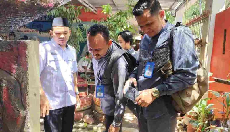 SDN Borong Makassar Berbagi Best Practice Adiwiyata kepada SIT Darul Fikri Makassar
