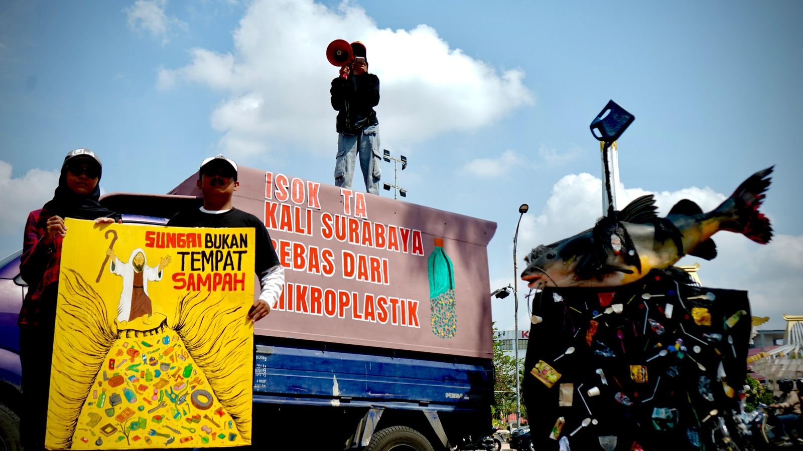 Sungai Darurat Ekologis: AKAMSI Desak Pemprov Jatim Bertindak Tegas atas Bangunan Ilegal, Mikroplastik, dan Sampah