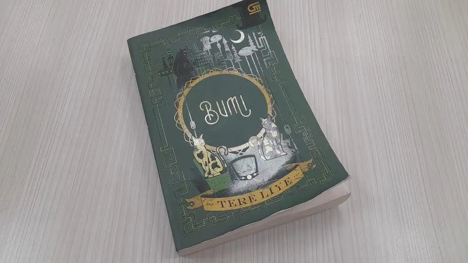 Menyelami Semesta dalam “Bumi” Tere Liy