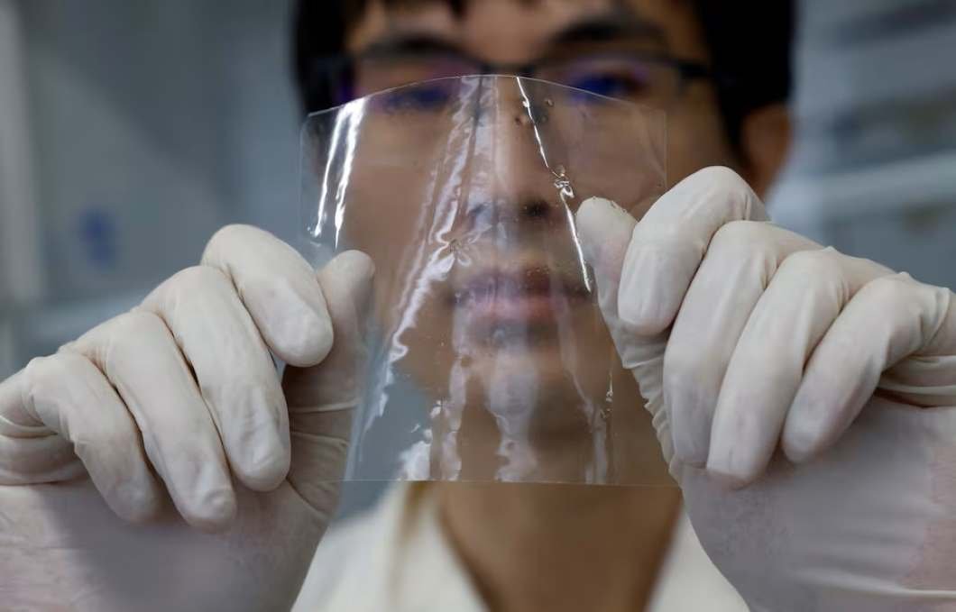 Hanya Hitungan Jam, Plastik Temuan Peneliti Jepang Dapat Larut dalam Air
