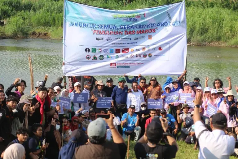 Seruan "Air untuk Semua" Menggema: Aksi Kolaborasi Penanaman Pohon Pulihkan DAS Maros
