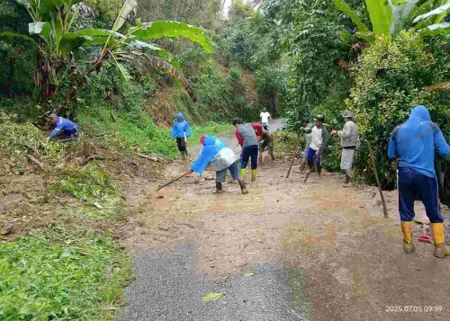 Tanah Longsor Nyaris Melumpuhkan Desa Kindang dan Kahayya