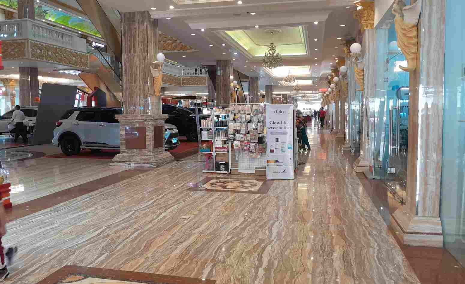 Selain Bersih, Grand Mall Berarsitektur Klasik yang Instagramable