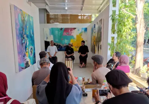 Pameran Tunggal 'Morning View' Alan Tola : Refleksi Kontemplatif Jiwa dan Imaji Simbolik