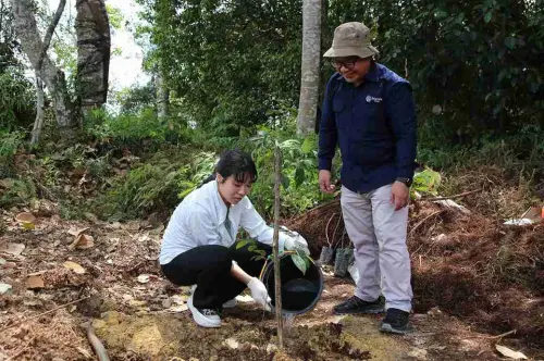 Sambut HKAN 2025, Belantara Foundation, Mahasiswa dan Pelajar Jepang Tanam Pohon