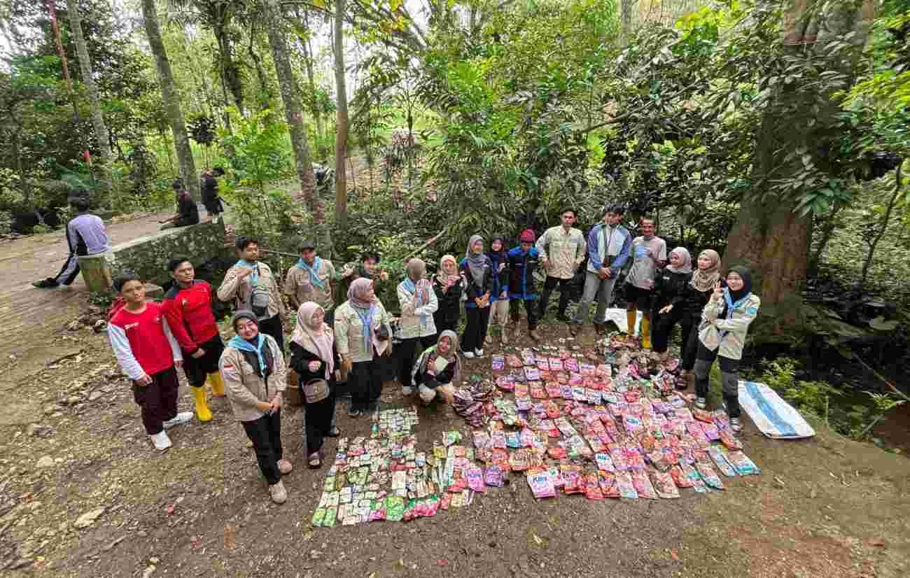 Mata Air Nguri, Sumber Kehidupan Warga Tulungagung yang Terancam Sampah Plastik