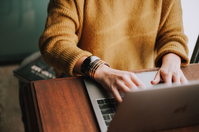 Catat! Ini 7 Tema Tulisan Populer yang Potensial Diterbitkan Klikhijau!