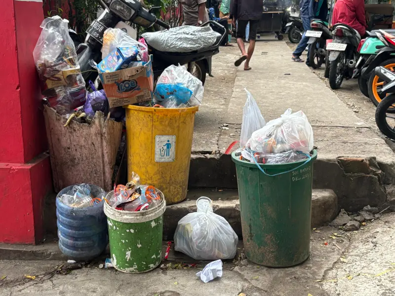 Mengamati Suatu Sekolah Negeri Mengurus Sampahnya, Emmmm!