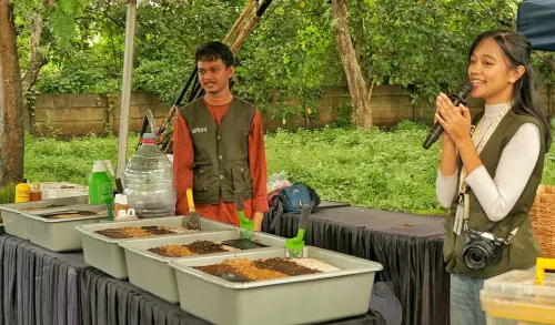 Baruga Berkebun Kembali Digelar, Warga Bukit Baruga Belajar Berkebun dan Mengolah Kompos