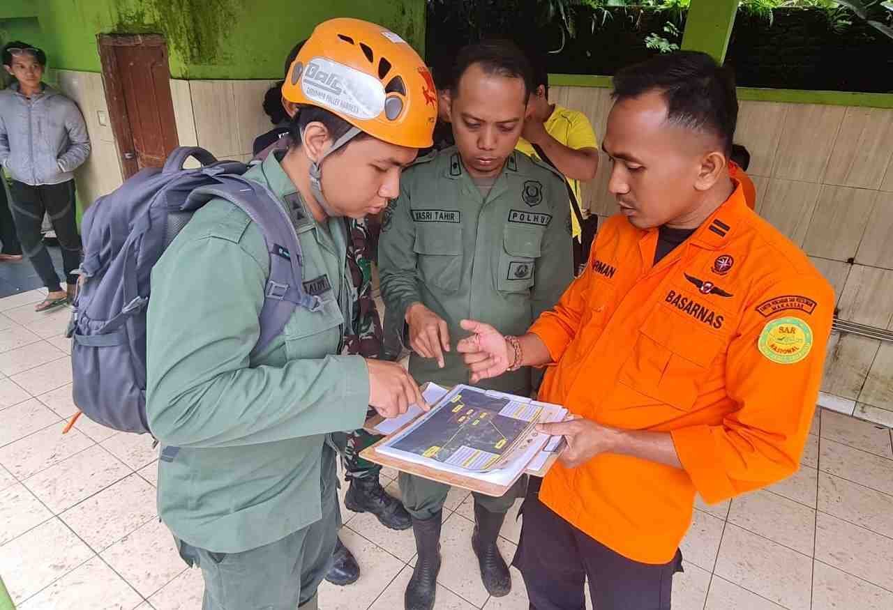 Evakuasi Korban dan Lanjutkan Pencarian Jatuhnya Pesawat ATR, Tim Gabungan Terkendala Medan dan Cuaca Ekstrem