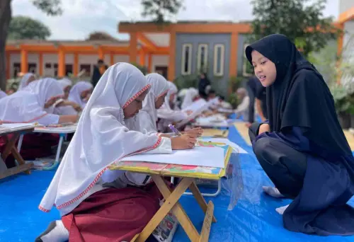 Ketika Anak-Anak Menyuarakan Isu Lingkungan Lewat Kegiatan Menggambar Bersama