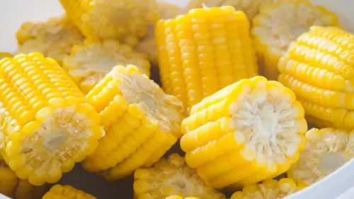 Memanen 8 Manfaat Jagung Rebus bagi Kesehatan