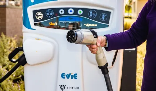 Nikel, Kendaraan Listrik, dan Dilema Ekologis Transisi Energi