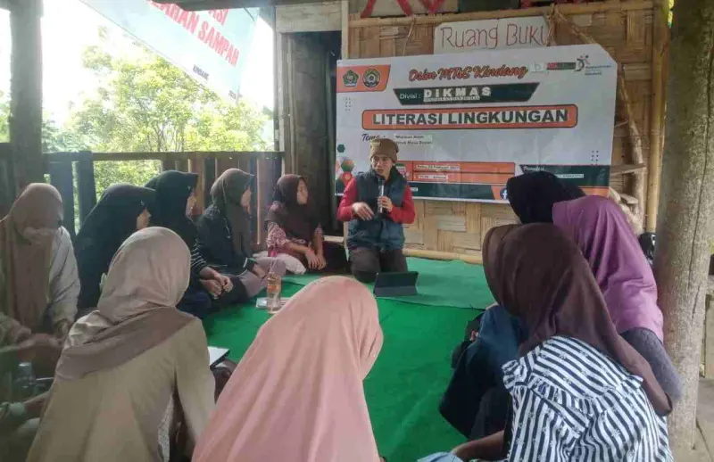 OSIM MTs Kindang Perkuat Literasi Lingkungan Melalui Identifikasi Tumbuhan Lokal