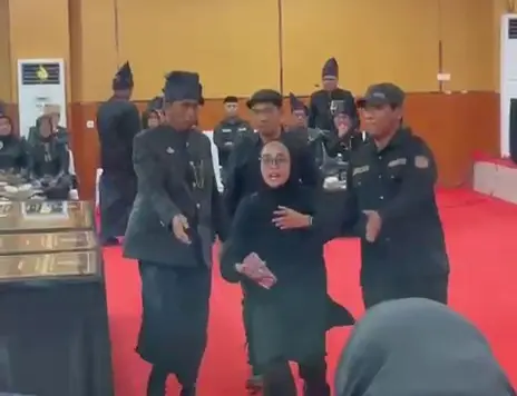 Prahara Petrokimia di HUT Bulukumba, Aksi Epik Aktivis Perempuan Menginterupsi Rapat Paripurna