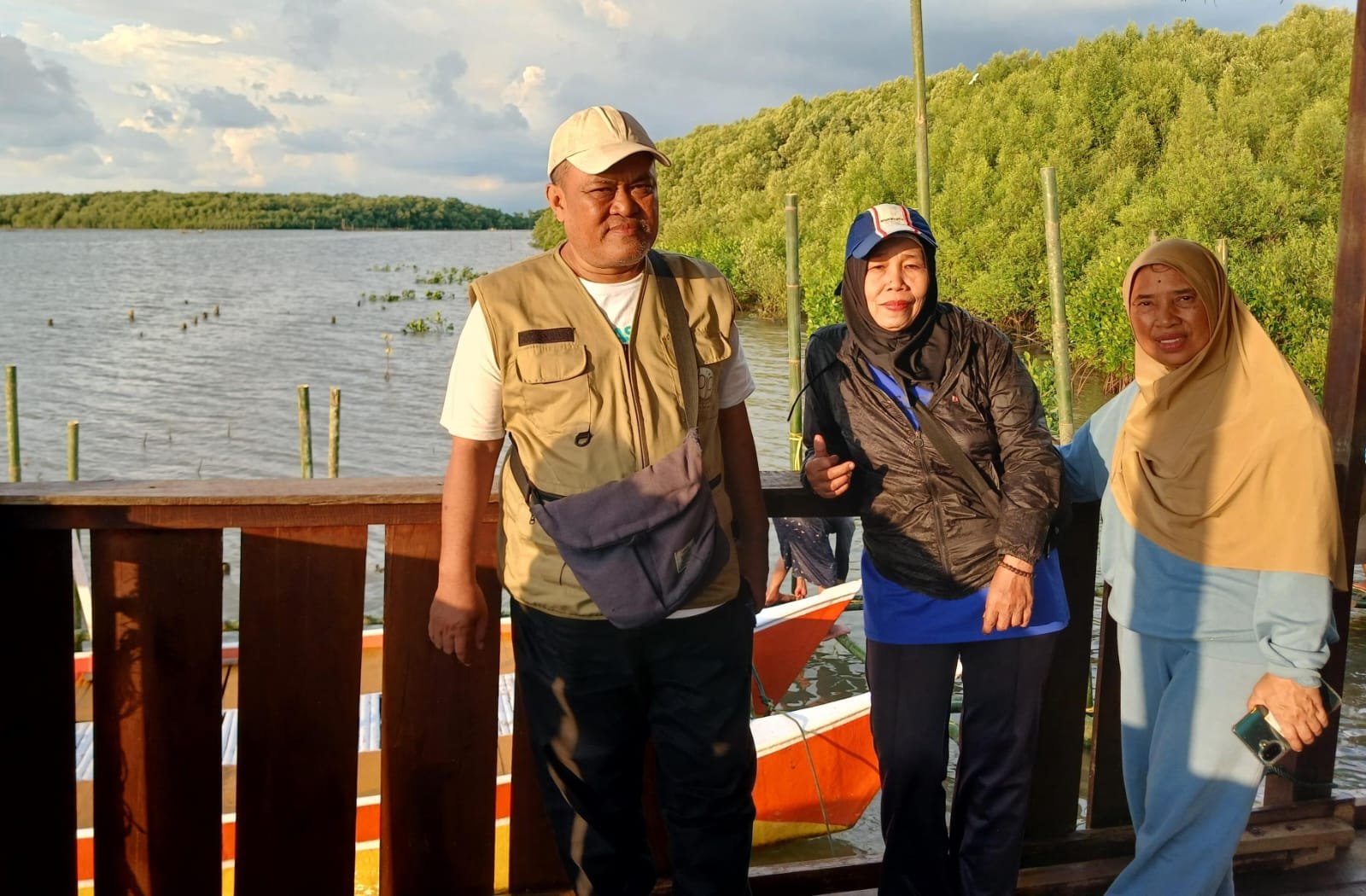 Filosofi Pasang Surut ala Ibu Djamrud: Merawat Akar Mangrove, Menjaga Masa Depan Untia