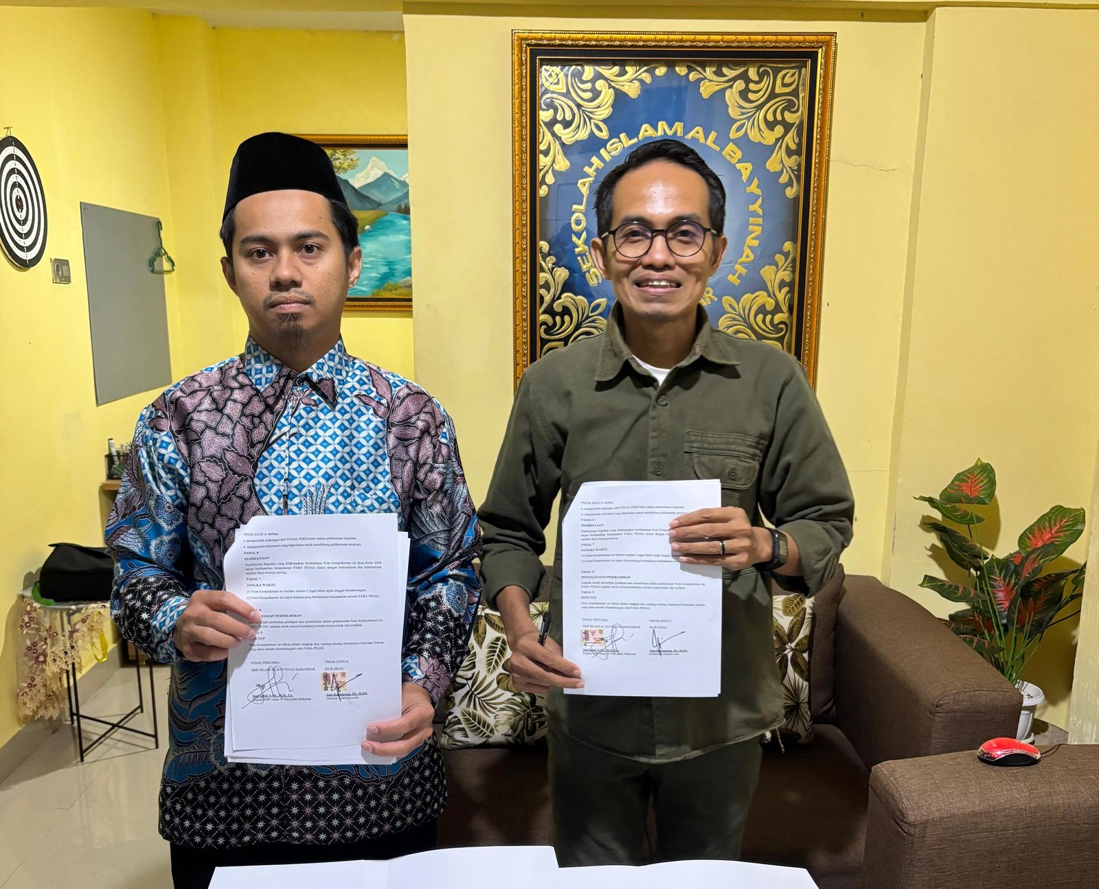 Teken MoU, Klikhijau dan SMPI Al Bayyinah Makassar Dorong Sekolah Ramah Lingkungan
