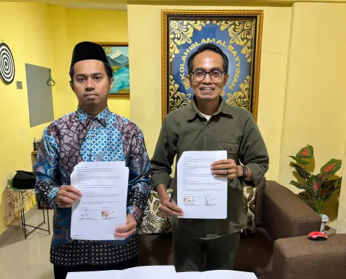 Teken MoU, Klikhijau dan SMPI Al Bayyinah Makassar Dorong Sekolah Ramah Lingkungan