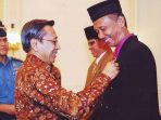 8 Dedikasi Abadi dari Aziil Anwar Sang Maestro Mangrove Indonesia