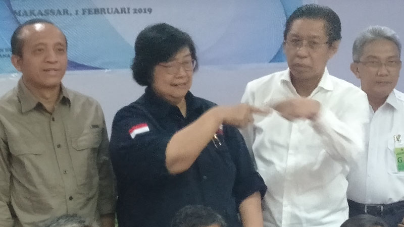 Menteri LHK, Siti Nurbaya bersama Irjen LHK, Ilyas Asaad