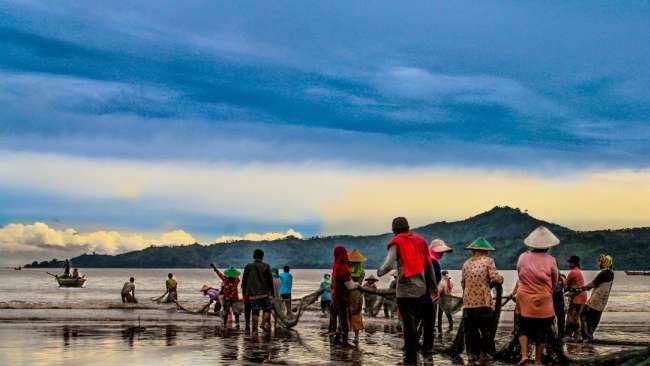 Peran Nelayan Skala Kecil dalam Mengatasi Dampak Perubahan Iklim