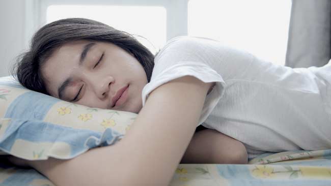 Inilah 4 Manfaat Tidur Siang Saat Berpuasa