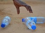 Ketika Dua Menteri Perempuan Menolak Disuguhi Air Mineral Botol Plastik