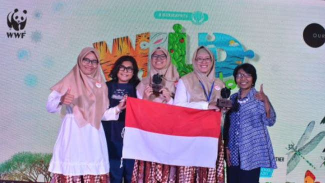 Naima dan Fitri Raih Juara di Kompetisi Lingkungan Internasional