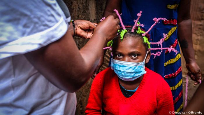 Kenya Melawan Pandemi dengan Gaya Rambut Covid-19