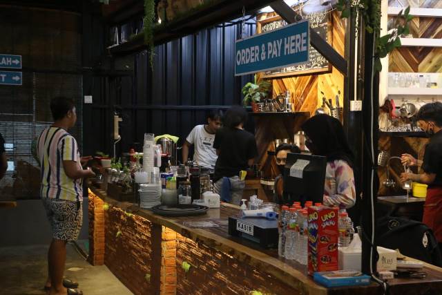 Kedai Bujang Makassar, Kafe dengan Nuansa Alam yang Instagramable