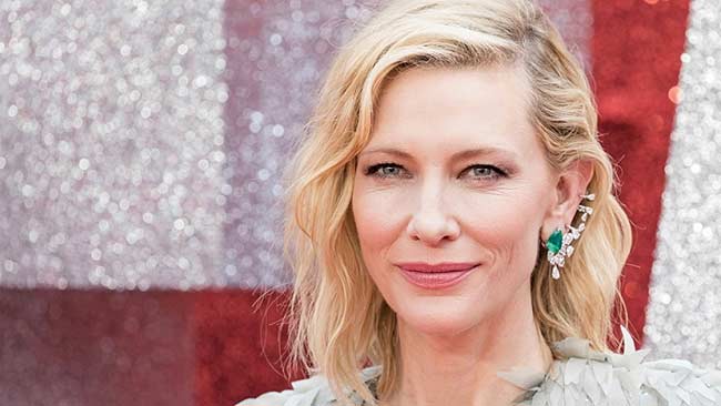 Meniru Gaya Cate Blanchett Menyuarakan Fesyen Berkelanjutan