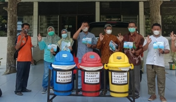 SMK Kehutanan Makassar Rintis Bank Sampah Unit Sekolah