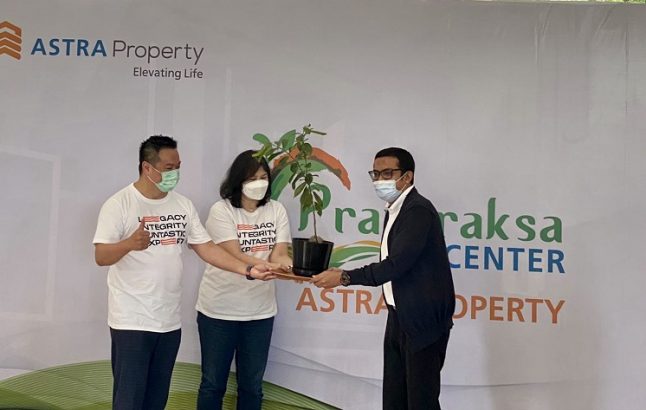 ASTRA Property Tanam 250 Pohon Buah Endemik di Pranaraksa Center Asya