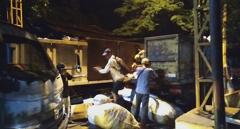 Ngeri, Mobil Pengangkut Sampah Harus Antri Berjam-jam di TPA Tamangapa