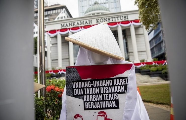 Terpenjara dalam UU Minerba, Pesan dari Instalasi Seni Bertajuk #BersihkanIndonesia