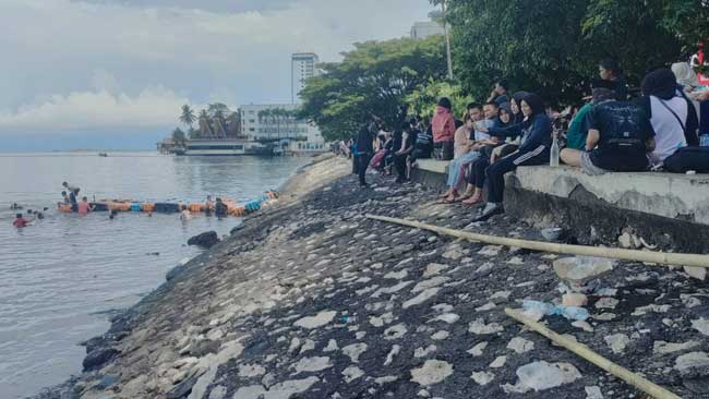 Cerita Minggu Pagi dari Pantai Batu, Makassar