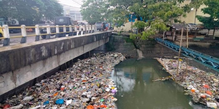 Penampakan Sampah di Kanal Kota, Inikah Wajah Kita?