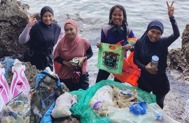 Mencari Akar Permasalahan Sampah di Laut Darubiah