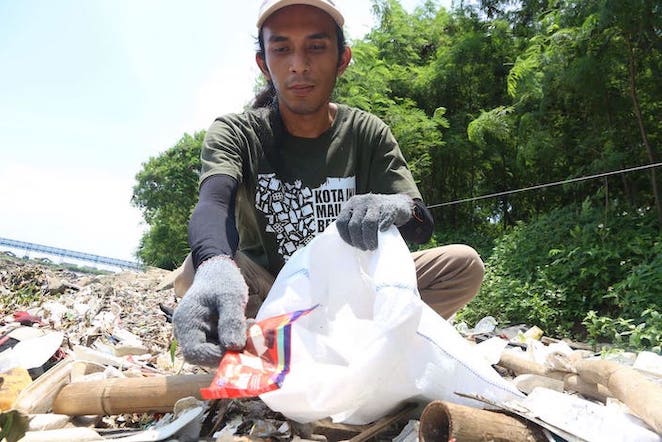 Kemasan Minuman Serbuk Merajai Pencemaran Plastik di Pesisir Marunda