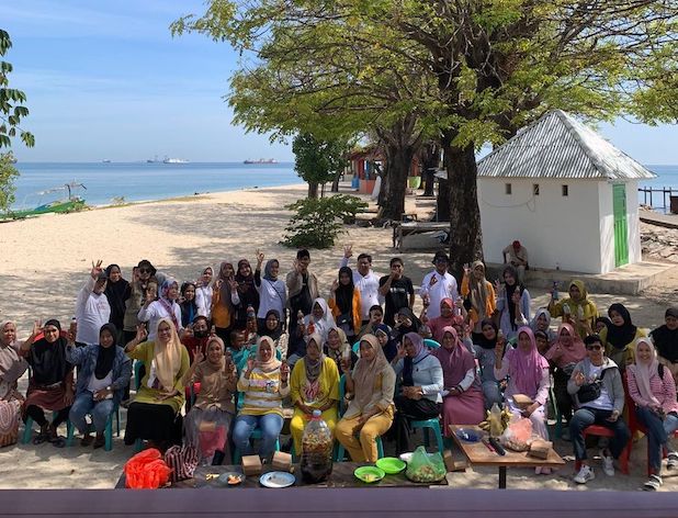 Prodi Sosiologi UNM dan Klikhijau Edukasi Warga Pulau Laelae Kelola Sampah Dapur