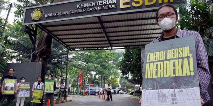STuEB Beberkan Dampak Mengerikan PLTU Batubara di Pulau Sumatera